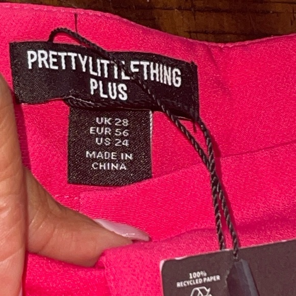 PrettyLittleThing Plus Hot Pink Tailored Wide Leg Trousers 24 NWT Barbie femcore - Picture 3 of 5